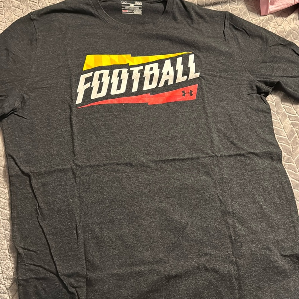 Under Armour dark gray t-shirt size large